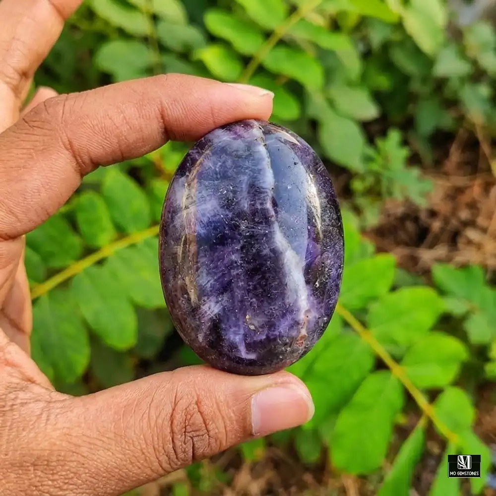 Amethyst Palm Stone | Natural Thumb Stone - Image 2